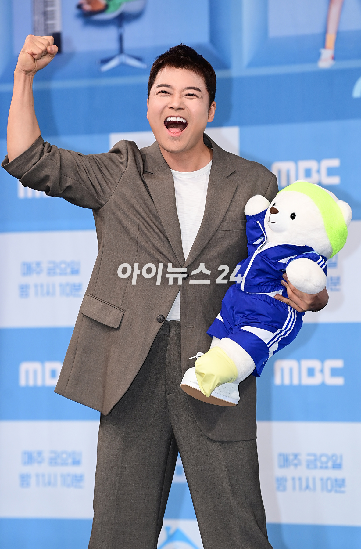 전현무가 4일 오후 서울 마포구 MBC 골든마우스홀에서 열린 MBC '나 혼자 산다' 10주년 기념 기자간담회에 참석하고 있다. [사진=정소희 기자]