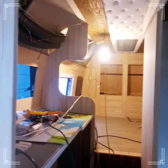 생방송오늘저녁 대둔산 나무 우드 캠핑카 제작 리모델링 공방 제작 의뢰 및 강좌 특강 추천