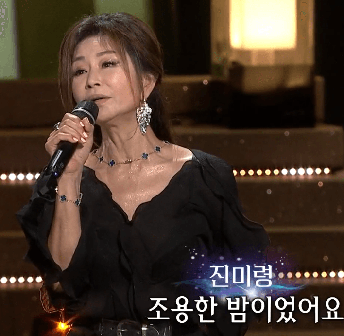 진미령 소녀와 가로등