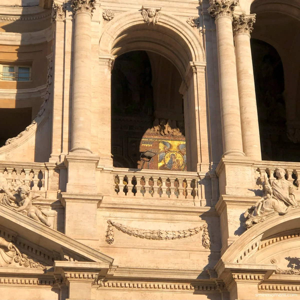 이탈리아-로마-테르미니-근처-아침산책-산타마리아마조레대성당-2층-테라스-성모마리아-예수-금빛모자이크