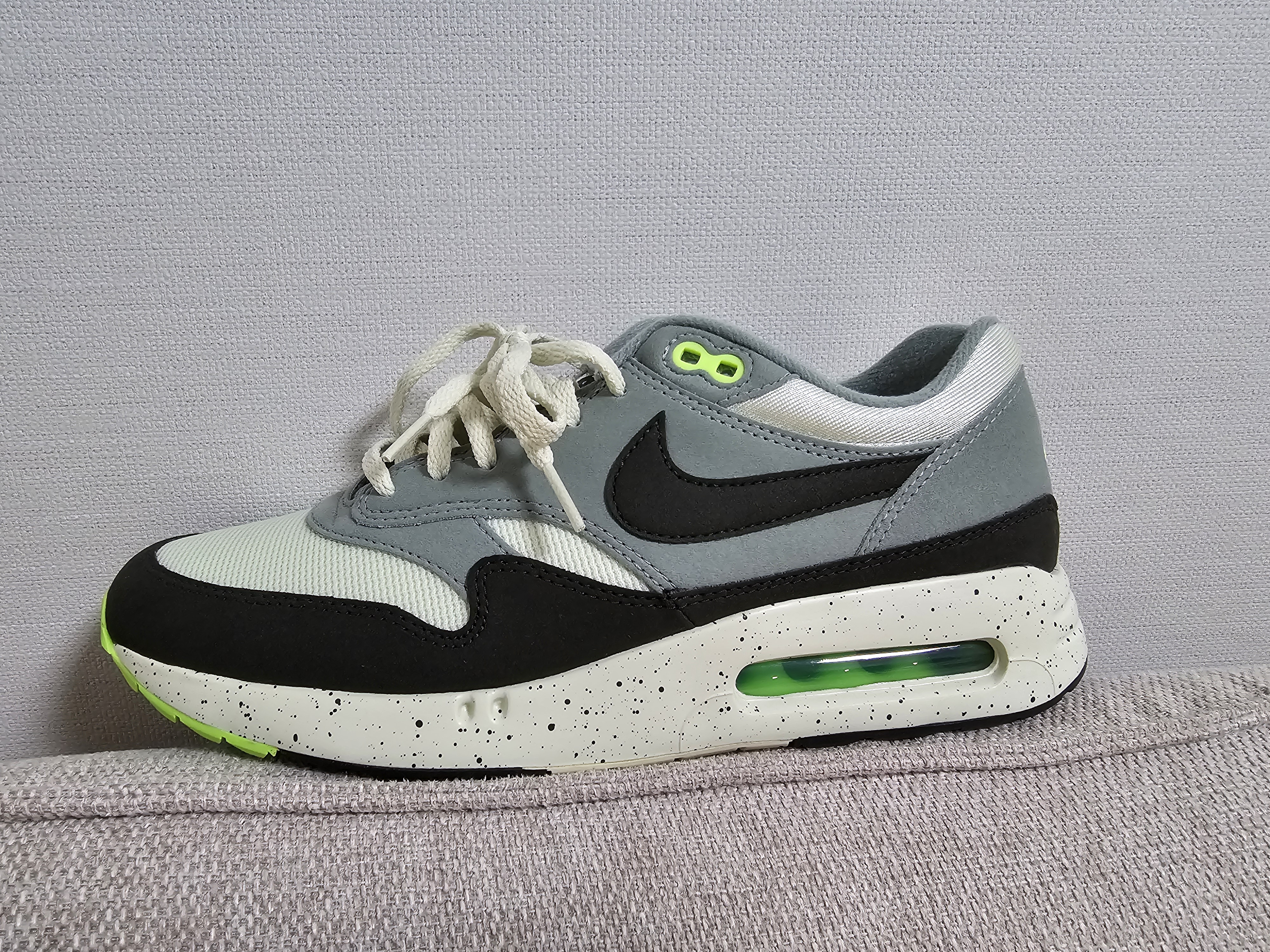 실제로 구입한 신발 사진