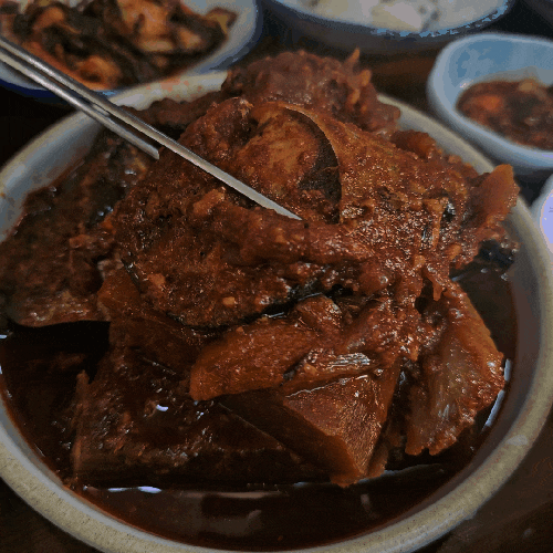 부산 재첩국 맛집 고등어무조림 개맛있다.