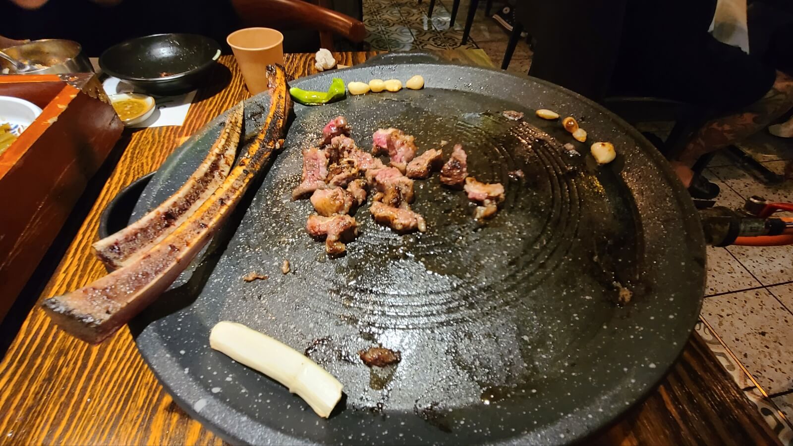 뼈에 붙은살