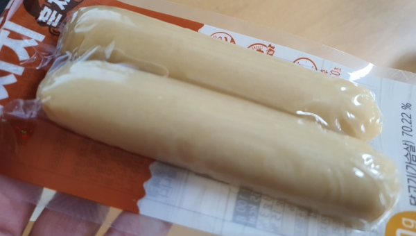 포장된-닭가슴살-소시지