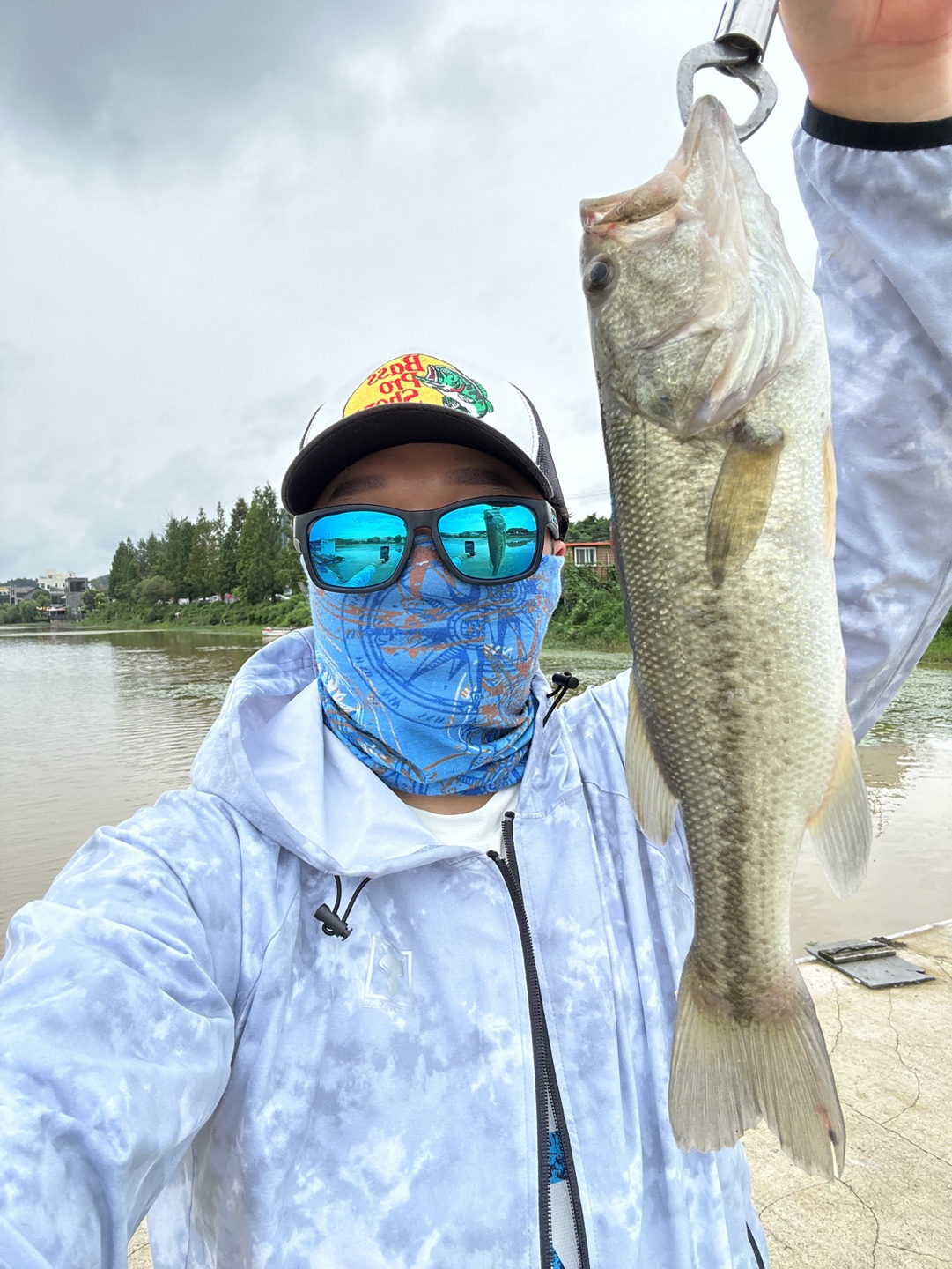 프리리그로 잡은 배스 사진