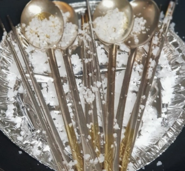 은수저-닦는-법-식초와-소금