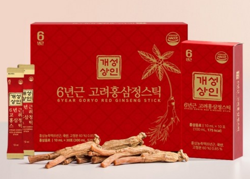 클래식한 블루와 골드 박스에 우아하게 포장된 '풍년보감 6년 한국 홍삼 추출물 에브리데이' 스틱 선물 세트