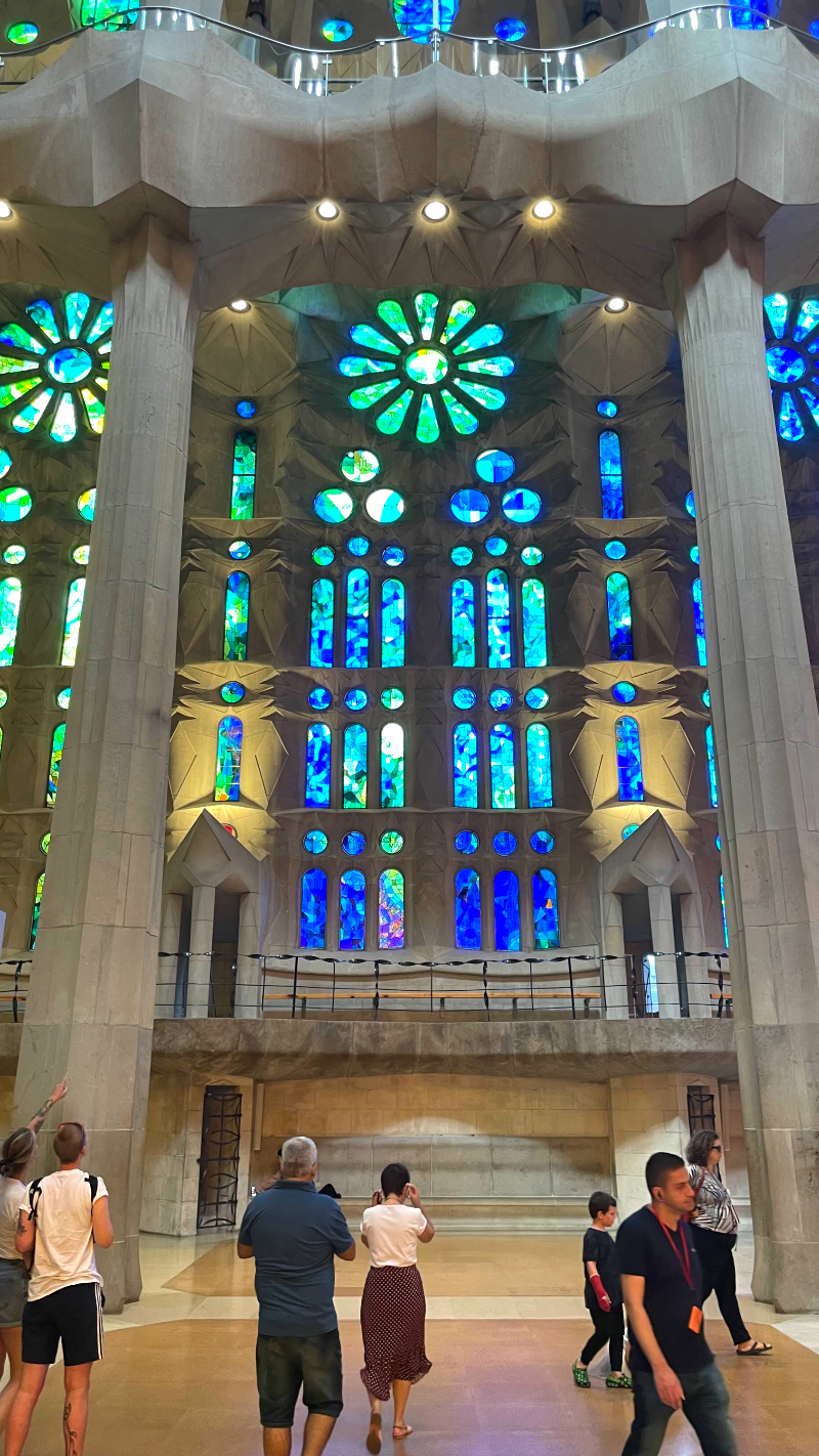 성당 내부공간-스테인드 글라스