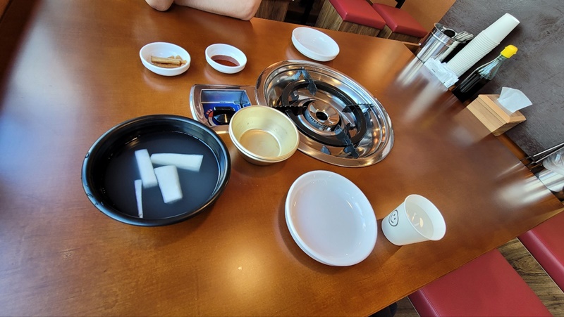 산본역 팔덕식당 - 밑반찬들