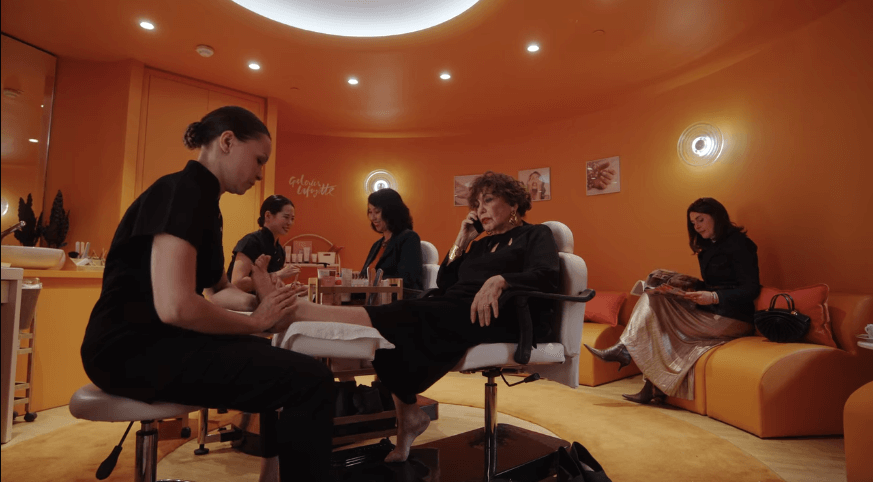 에밀리-파리에-가다-시즌4-6화