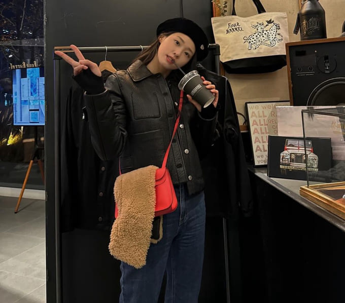 김설현 사복