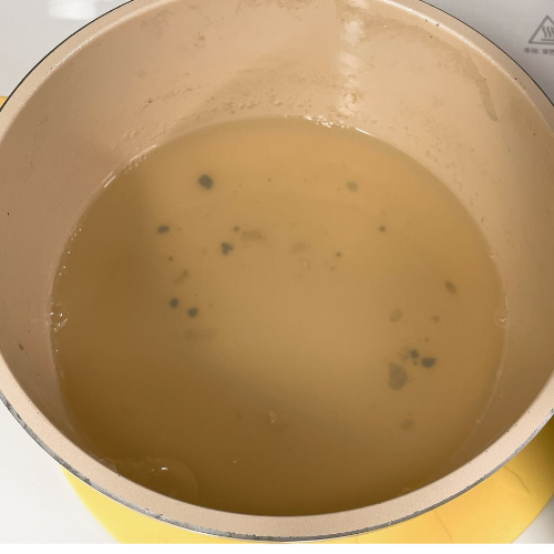 바지락국 이물질 제거