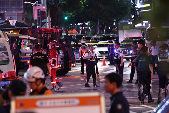 9명의 사망자 등 다수의 사상자를 낸 '시청역 역주행 사고'의 가해자가 정식으로 입건됐다. 사진은 지난 1일 오후 서울 중구 시청역 인근 사고현장. [사진=뉴시스]