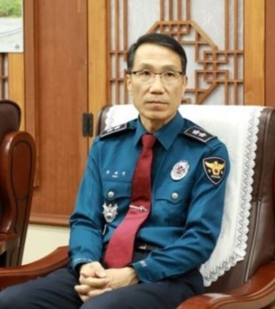 유재성 경찰청 차장 공직 입문