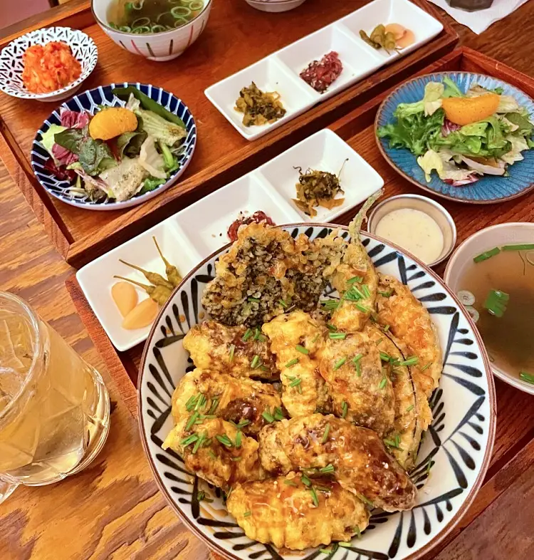제209회 놀라운토요일 놀토 성남 모란 민속5일장 시장 소고기 튀김 덮밥 맛있는 식당 아이브 안유진, 레이, 이서 추천 맛집 소개