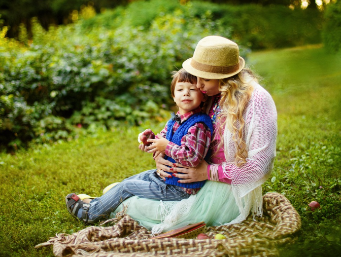 어린이 눈에 좋은 영양소와 하루 식단 구성법 및 피해야 할 식품