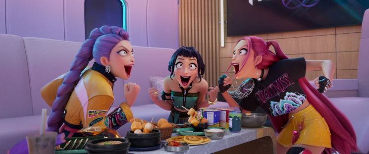 K-pop 데몬헌터즈: 다크 콘셉트 그룹과의 비교 분석 김밥과 호호떡을 먹으면서 환호