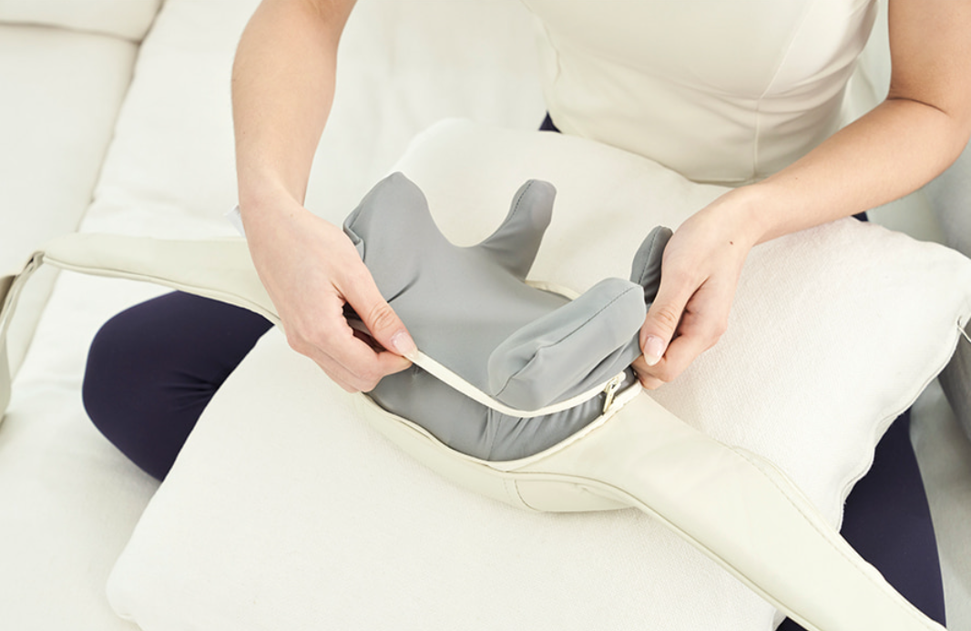 권은비 스파알 포터블 목 어깨 마사지기