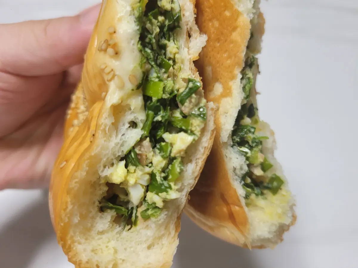 대전-성심당-본점-대표-인기-메뉴-삼총사-빵-짭조름-감칠맛이-일품인-판타롱-부추빵