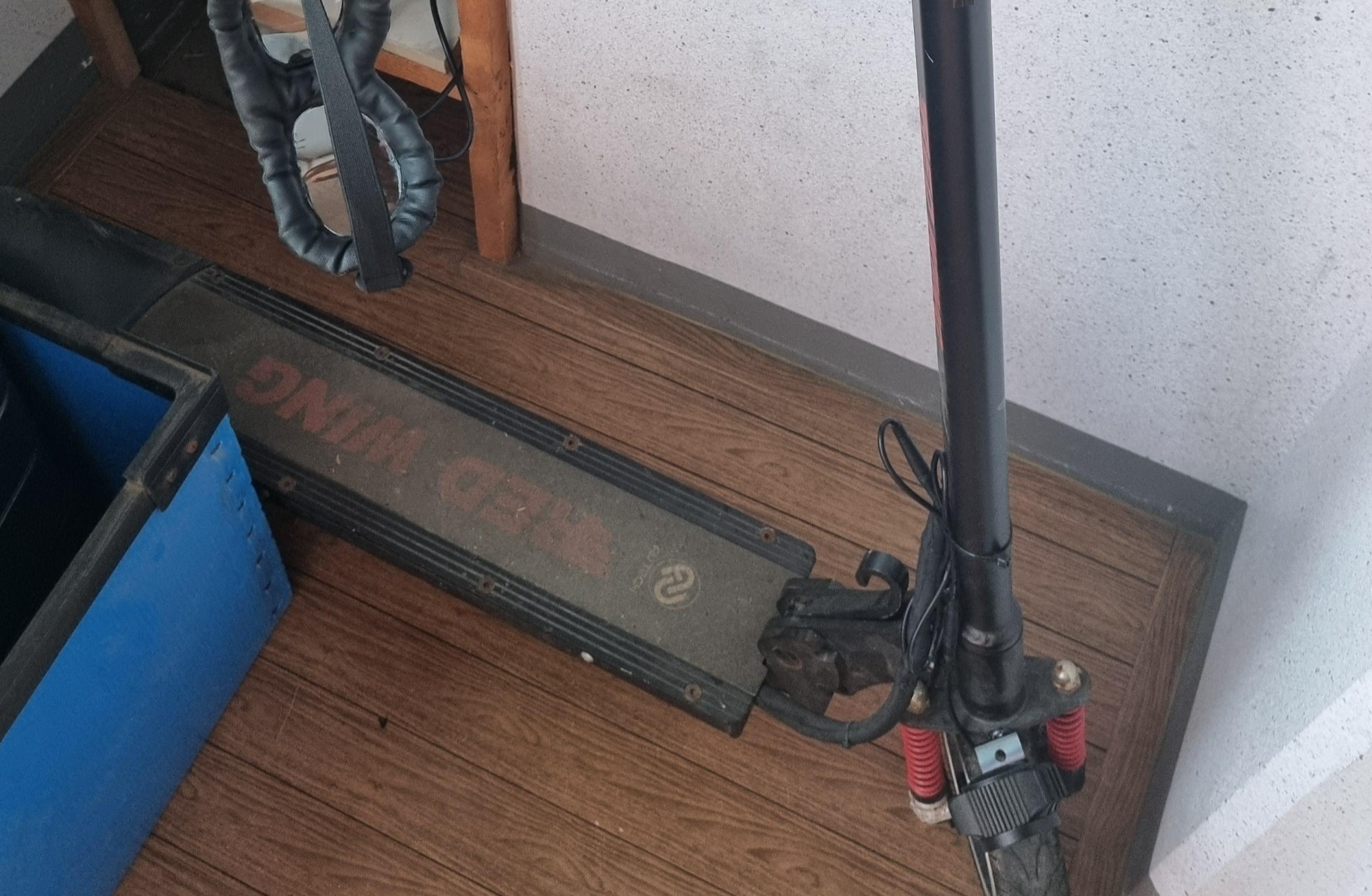 레드윙 킥보드 청소 전