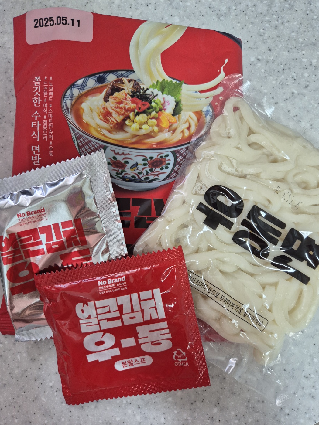 노브랜드 얼큰김치우동