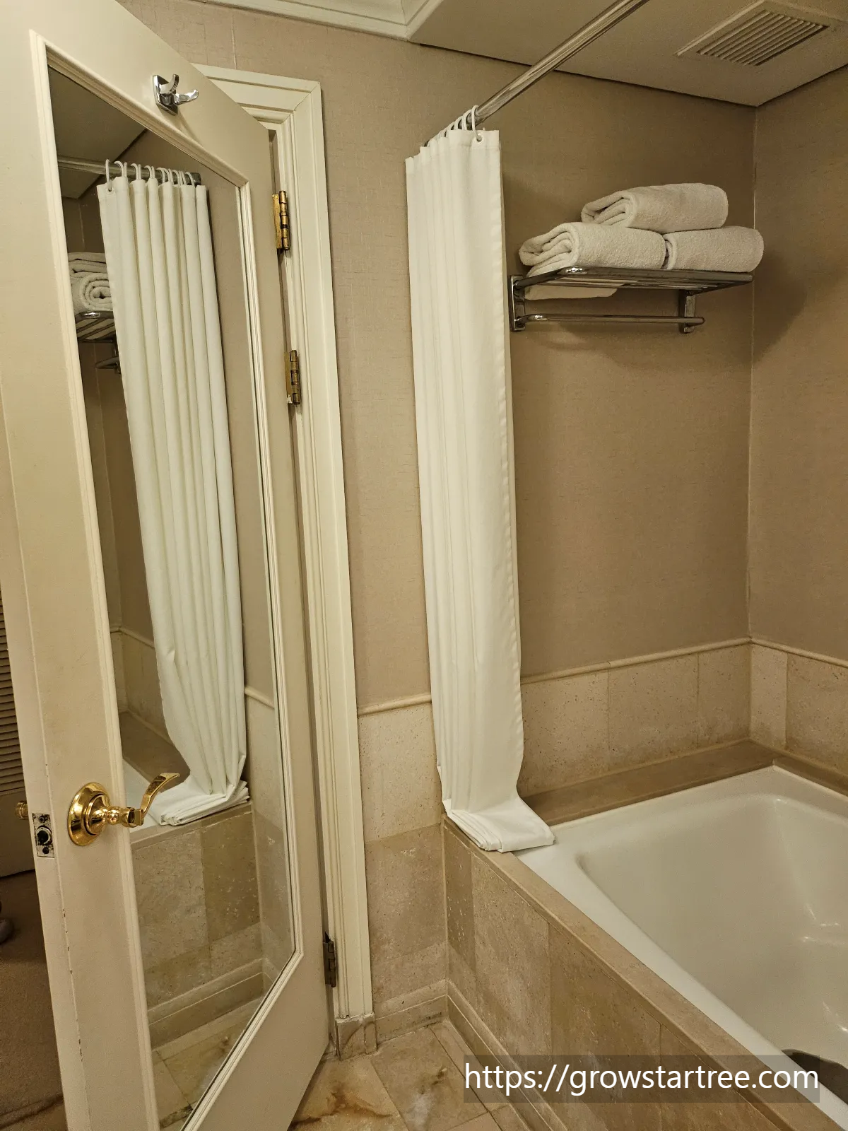 롯데호텔 제주 프리미어 가든뷰 패밀리 더블룸(프리미어 더블더블 가든)