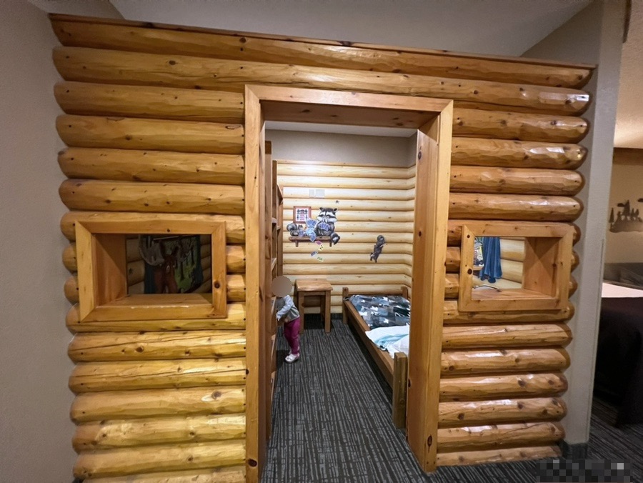 Kids Cabin at Great Wolf Lodge Niagara Falls with bunk beds