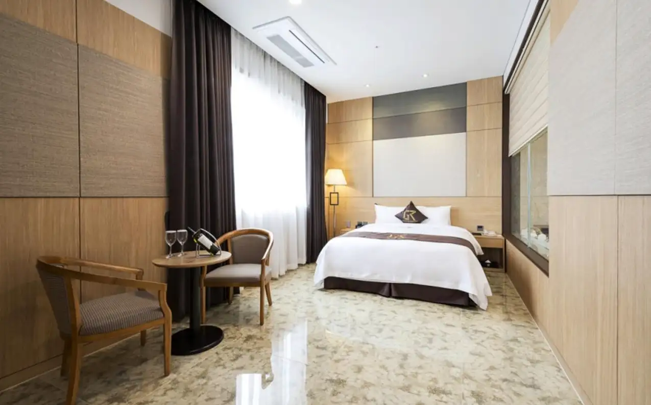 골드리버호텔-프레지덴셜-스위트-침실