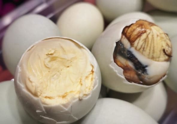 필리핀의 발룻: 호기심과 용기를 부르는 길거리 음식