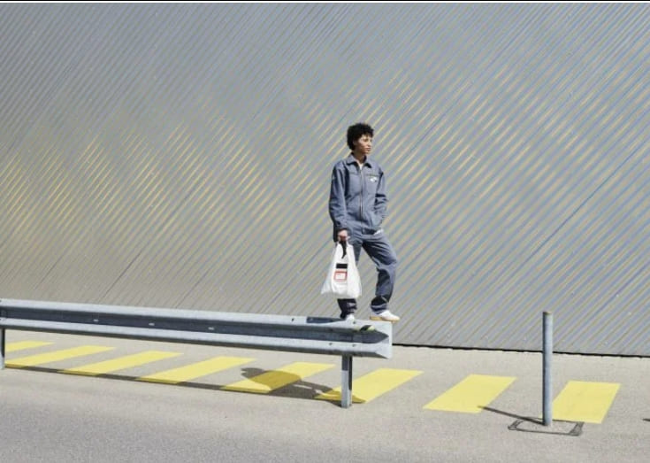 프라이탁, 에어백 폐기물 활용 다목적 가방 만들어 Freitag produces multipurpose bag using fabric from discarded airbags