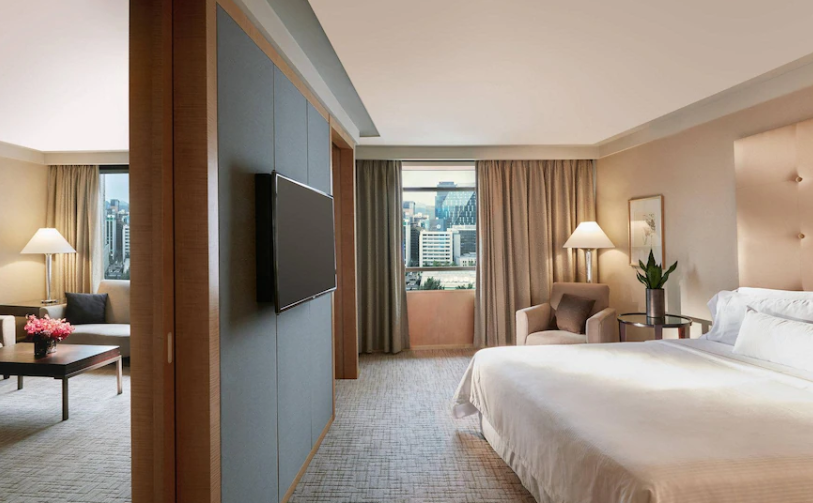 웨스틴조선 서울 디럭스 룸 7~8월 259,000원 이그제큐티브 디럭스 294,000원 (+ 성인 3인까지 무료투숙) 할인코드 포함