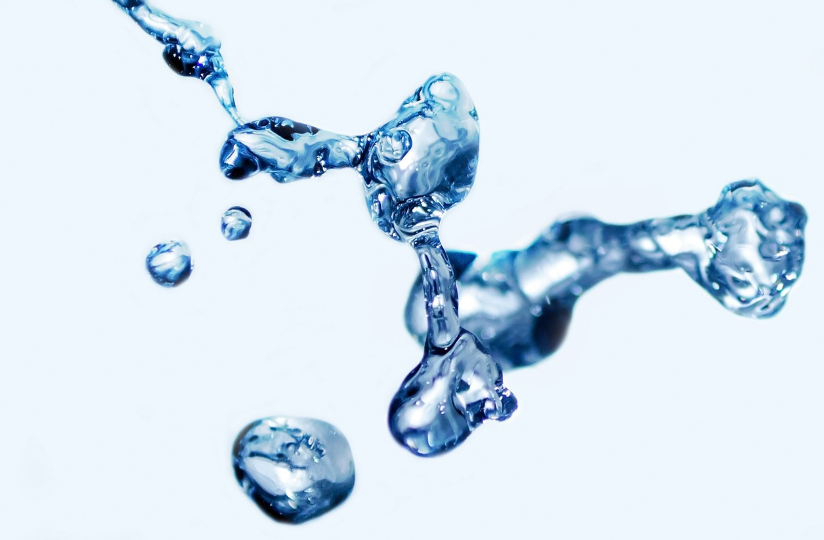 우주에서는 물이 어떻게 움직일까?