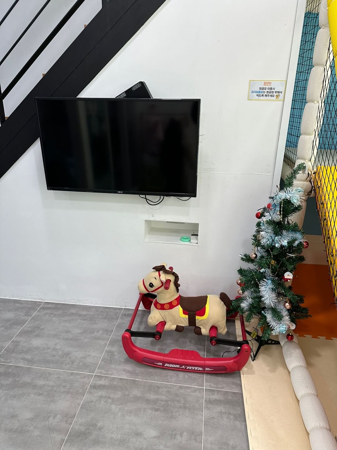 풀빌라-거실-사진