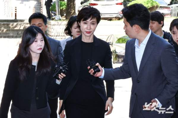 최태원 노소영 재산분할 파기환송심 조정기일 분석: SK 주가 급등과 '300억 비자금' 배제가 가져올 파장은?