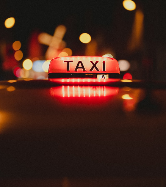 술에 취한 채 택시에 탄 50대 남성이 운전 중인 여성 택시 기사의 목을 조르고 달아났다가 경찰에 붙잡혔다. 본 기사와 무관한 이미지. [사진=픽사베이]