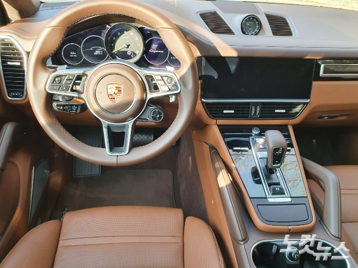포르쉐 카이엔 플레티넘 에디션