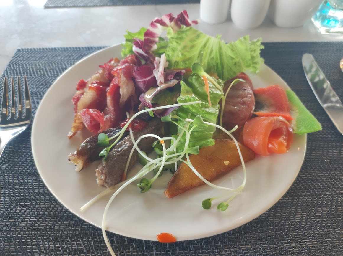 다낭 오션뷰를 보며 즐기는 호텔 조식