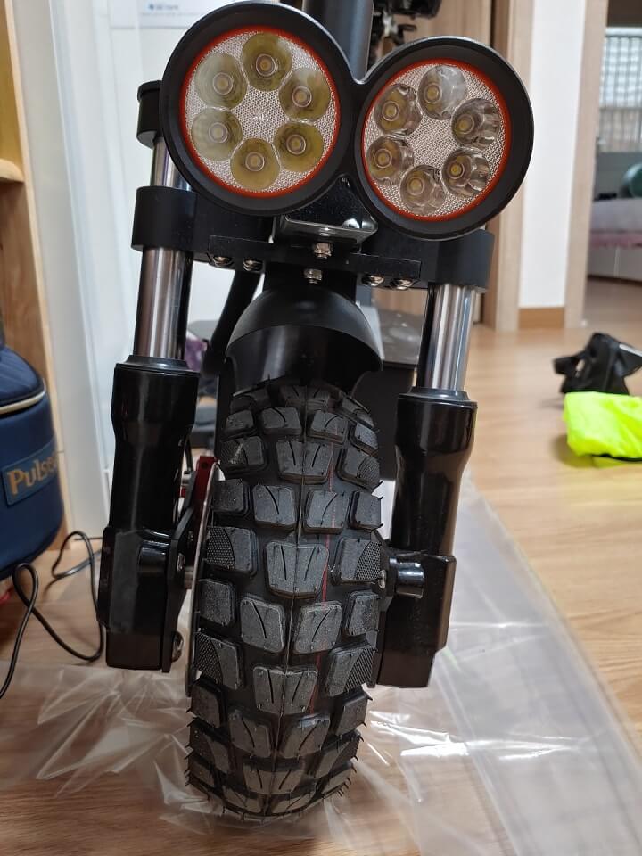 타우러스미니-앞바퀴