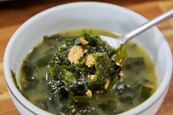 미역국 맛있게 끓이는 방법과 깊은 맛 내는 팁_16
