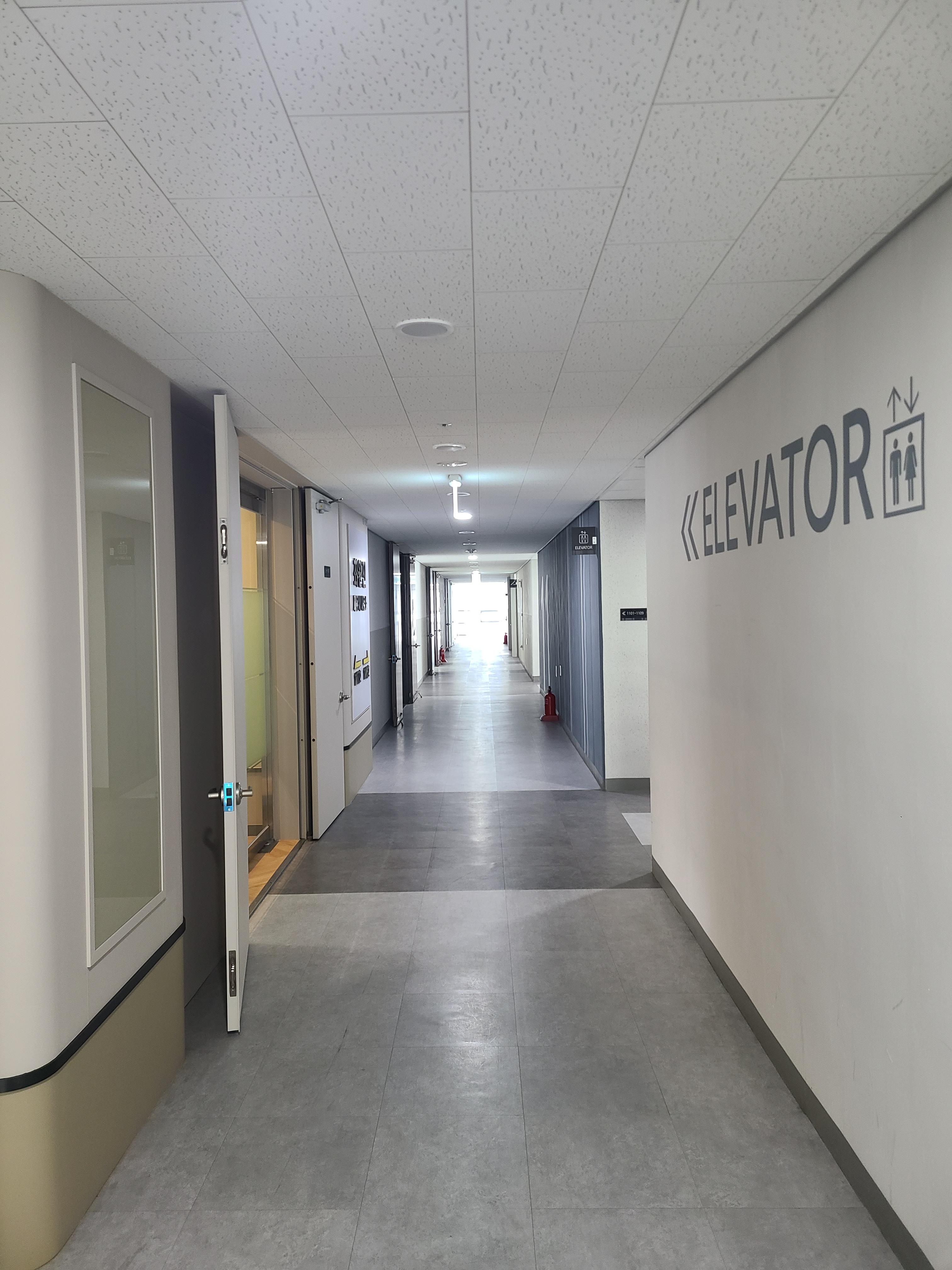 안양아이에스비즈타워 섹션오피스10