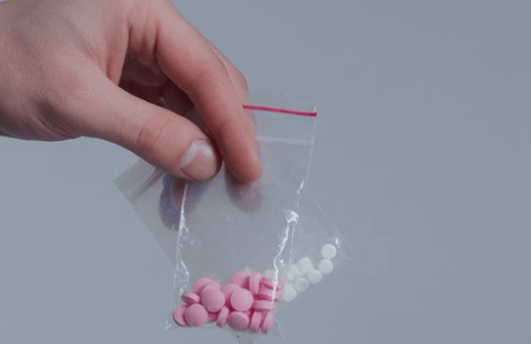 비닐에-담긴-약