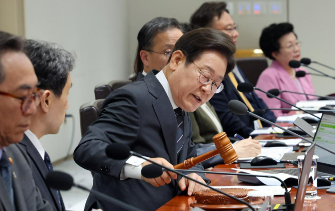 소상공인 활력회복지원금,소상공인 200만원 지원금 신청 방법,재창업자 지원금 조건,소상공인정책자금 신청 절차,중복 수급 가능 여부