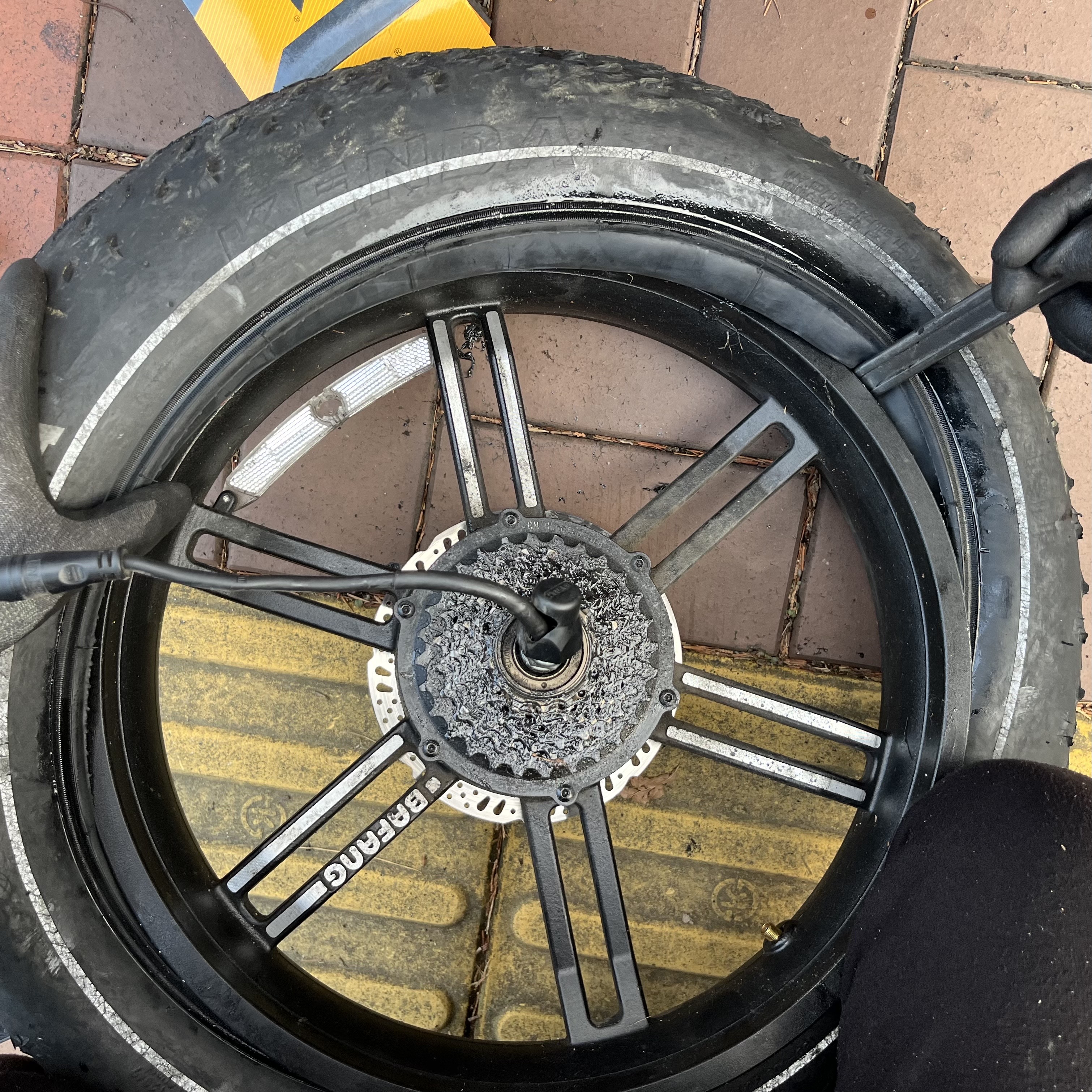 [수원 전기자전거 수리: 조보바이크 에디]-타이어 펑크 튜브 교체&amp;#44; JOBOBIKE EDDY AS&amp;#44; 화성 동탄 광교 용인 안양 오산 안산 군포 분당