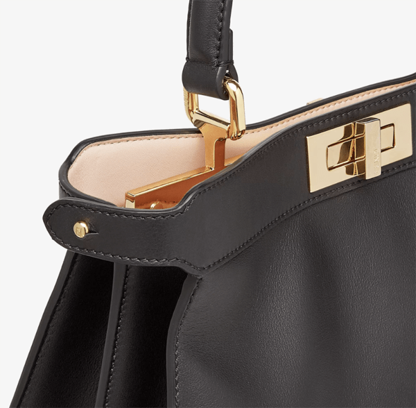 멱살 한번 잡힙시다 김하늘 펜디 가방