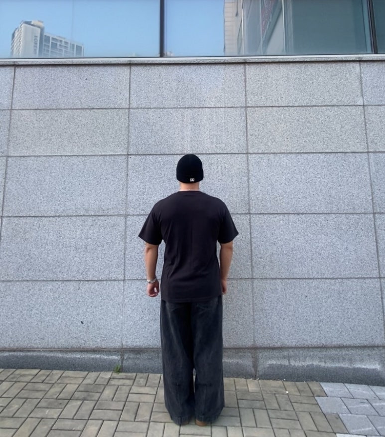 데일리룩('26. 10. 9.)엠엘비 MLB 뉴에라 NY 뉴욕양키즈 뉴 젤리 미드 비니, 어커버 티셔츠, 무신사스탠다드 벌룬 팬츠, 컨버스 올스타 클래식 트레이너 옥스 스웨이드