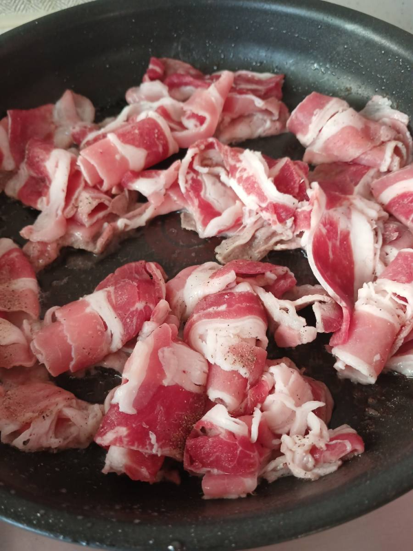 대패삼겹살 굽는중