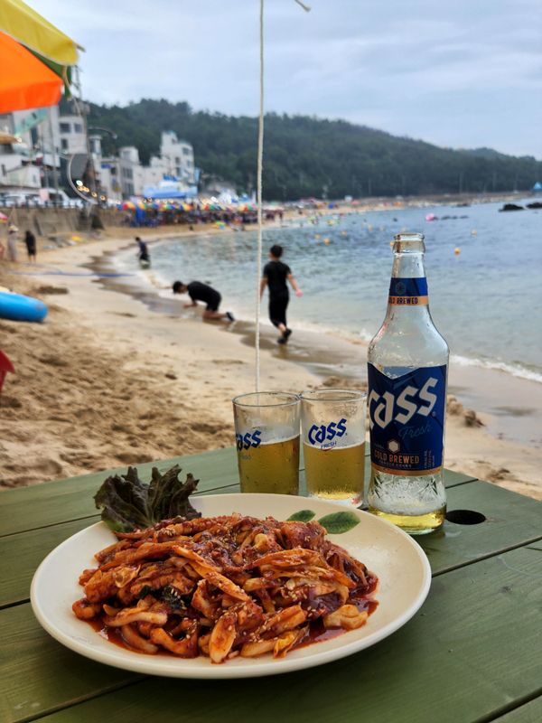 오징어볶음과_맥주