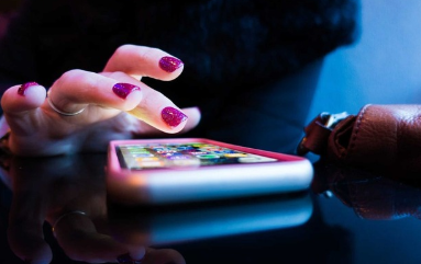 슬랙(Slack)의 성공 비결: 사내 메신저에서 글로벌 커뮤니케이션 툴로