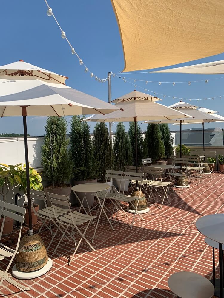 이쁘게 꾸며져 사진 찍기 좋은 자리들