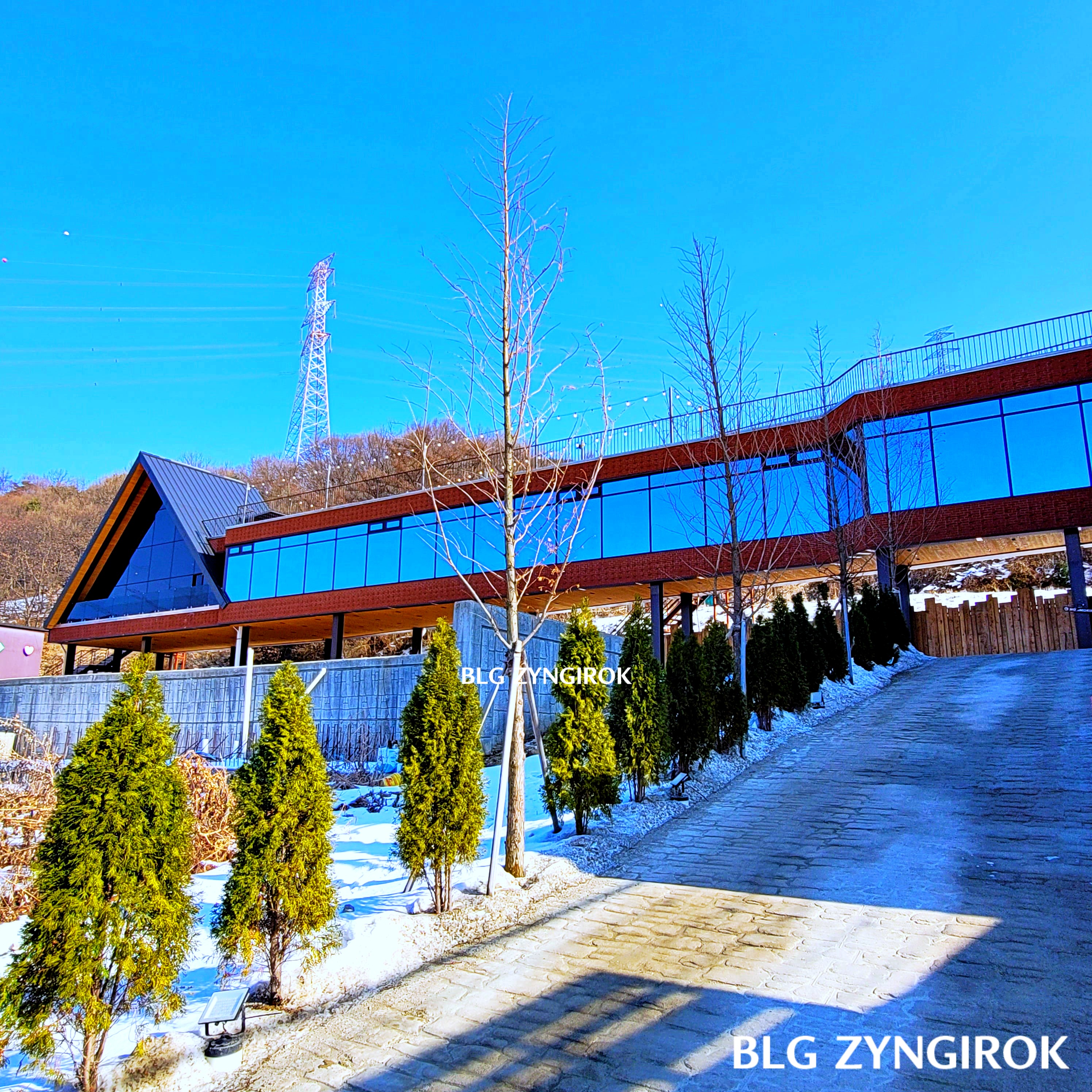 양주 카페 럿지 LODGE 외관 모습이다.